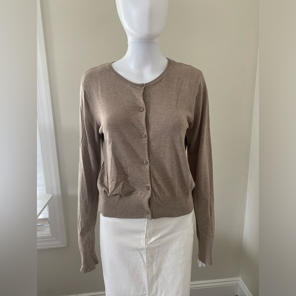 H&M Divided Tan Beige Cardigan Sweater Cropped Length Size Medium